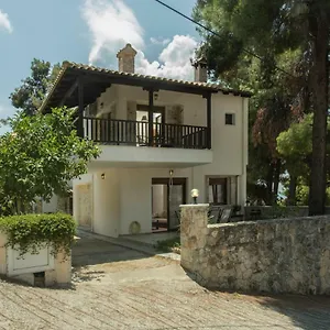 https://izabella-sea-side-villa.hotelschalkidiki.net